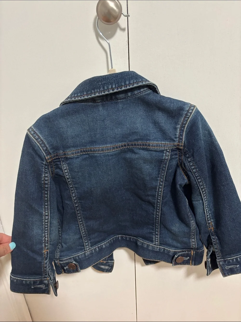 GAP stylish dark